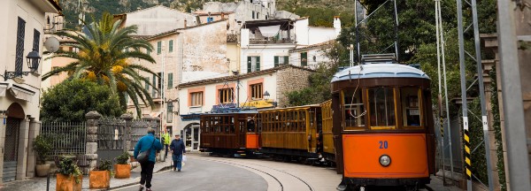 Mallorca Ganztagestour mit Hafen von Sóller und Kloster Lluc